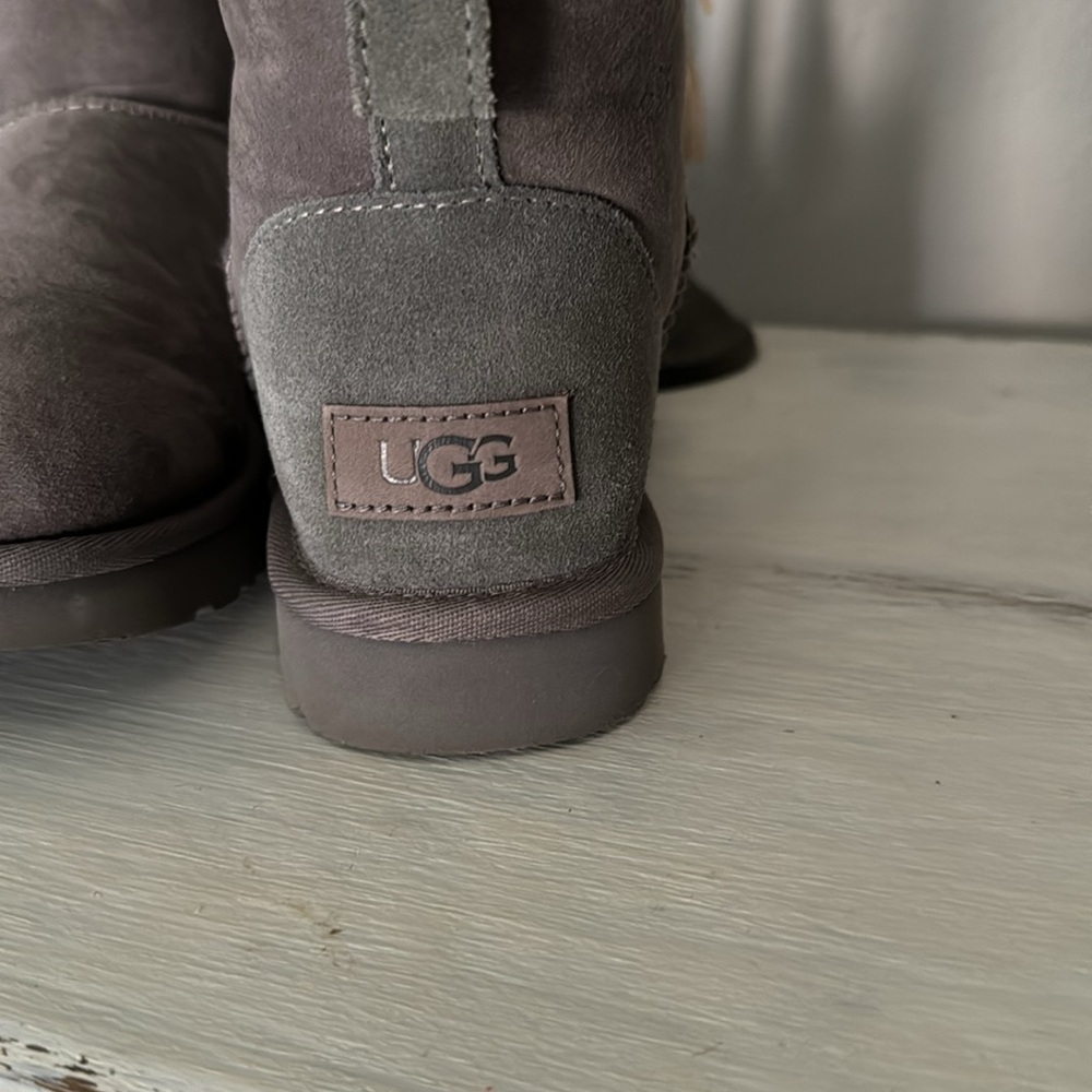 Ugg Mini - image 8